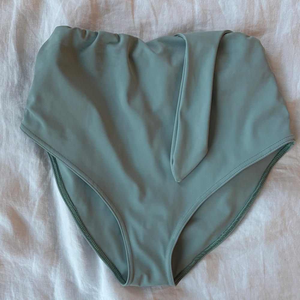 High-Waisted Green Swimsuit Bottom
